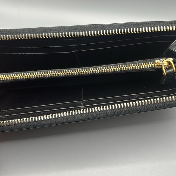 PRADA BLACK ZIP WALLET - Picture 10 of 11